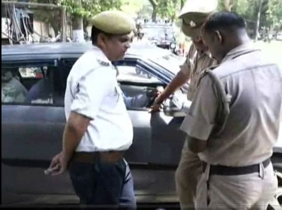 कानपुर पुलिस ने शहर की जिम्मेदारी होमगार्ड के सहारे छोड़ी,  वीडियो देखे