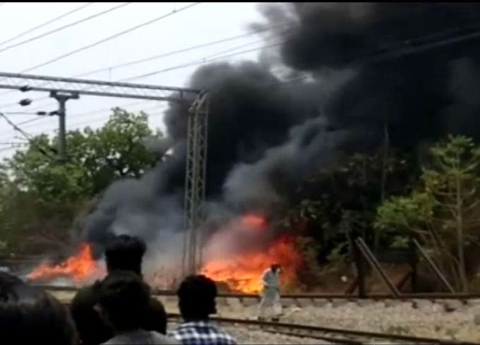 कानपुर  अनवरगंज रेलवे स्टेशन में आग