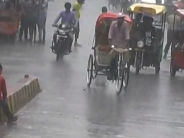 कानपुर में हुई झमाझम बारिश से मौसम हुआ सुहाना