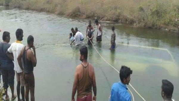 कर्नाटक में बड़ा हादसा, नहर में बस गिरने से 25 की मौत