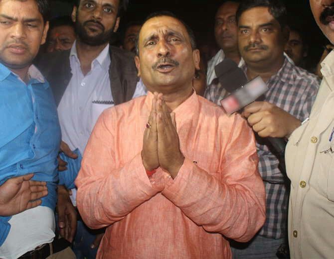 उन्नाव गैंगरेप: सुबह साढ़े चार बजे CBI हिरासत में लिए गए BJP विधायक कुलदीप सेंगर