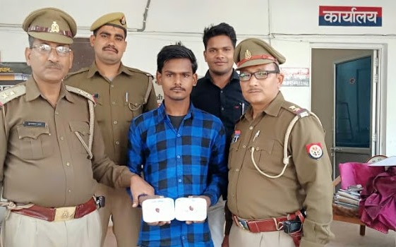 कानपुर में शातिर चेन स्‍नैचर गिरफ्तार